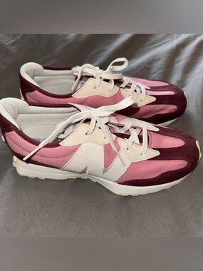 New Balance 327 Sneakers 7.5 Pink Canvas
